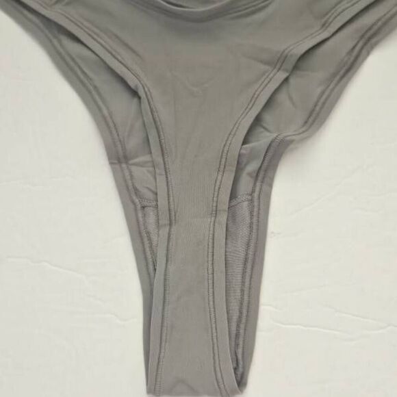 SKIMS V CUT PANTY NWT - Picture 8 of 8